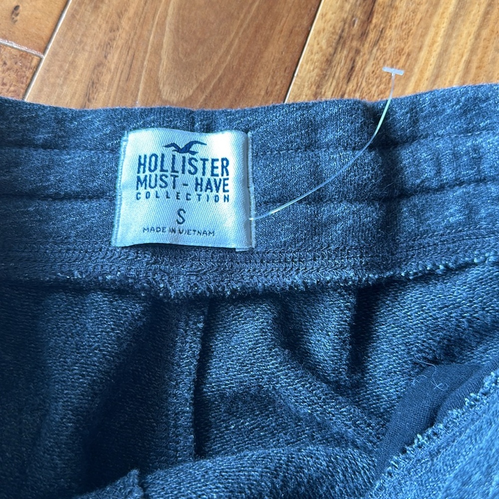 Drawstring shorts - Picture 2 of 2